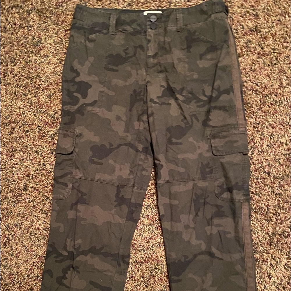 Sanctuary women’s cropped cargo pants
